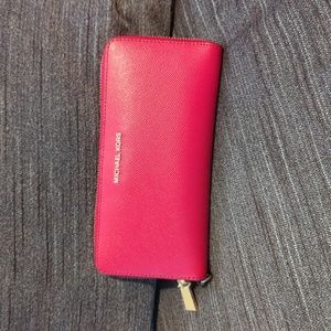 Michael Kors | Red Wallet